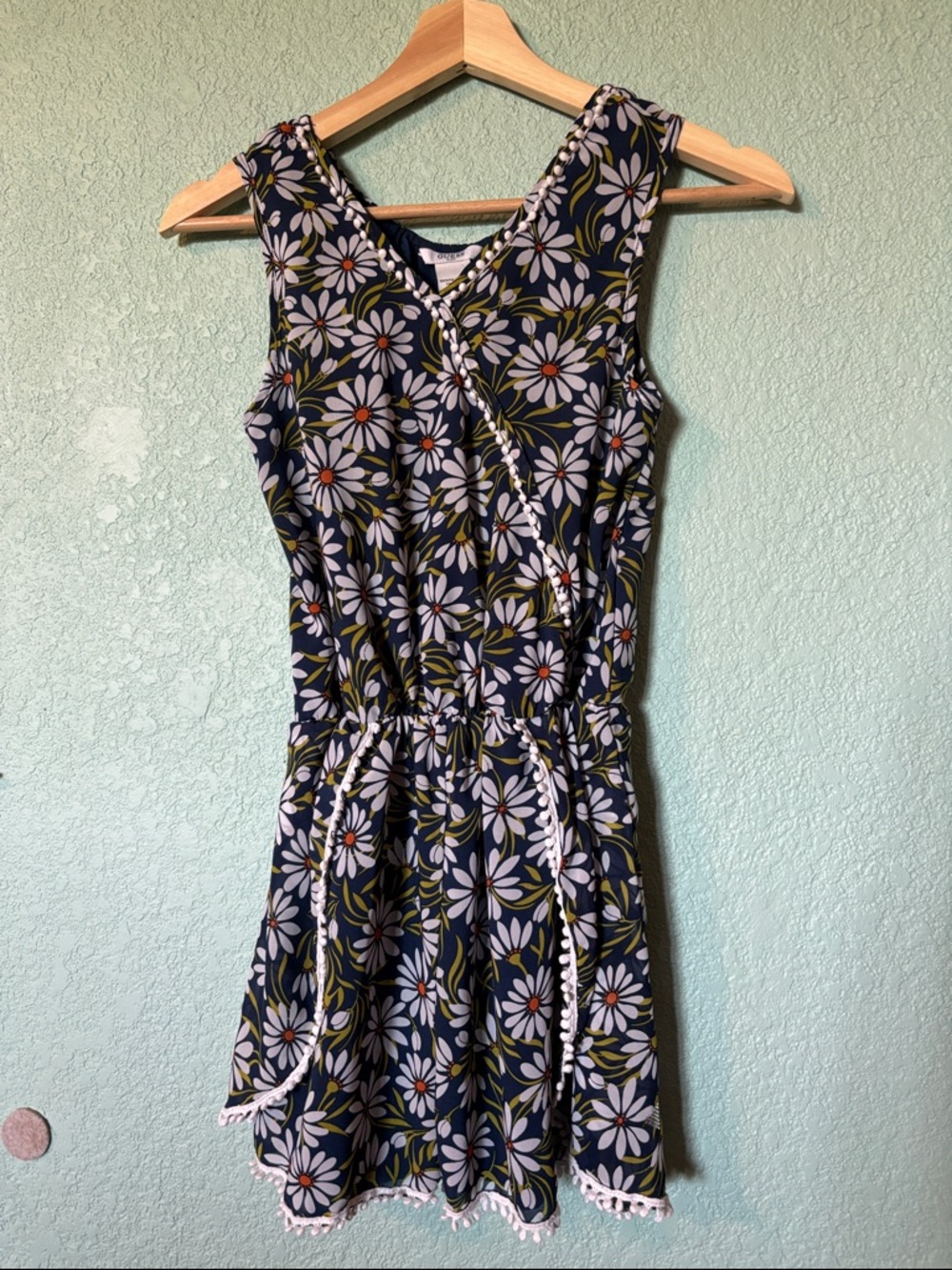 Guess Kids Girls Floral Daisy Print Sleeveless Romper, Navy, size 14 - like new